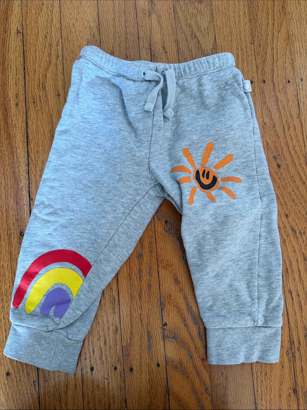 Stella McCartney Kids Gray Sweatpants with Rainbow & Orange Sun